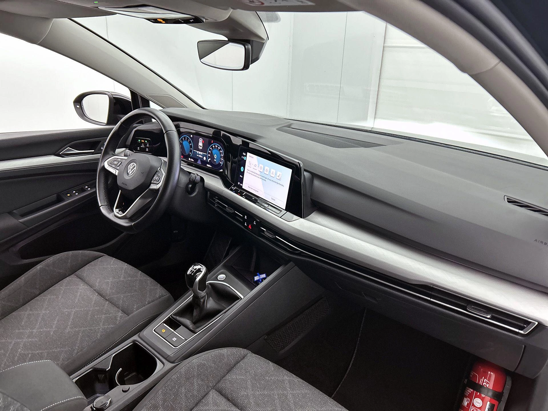 Volkswagen-Golf-image-19