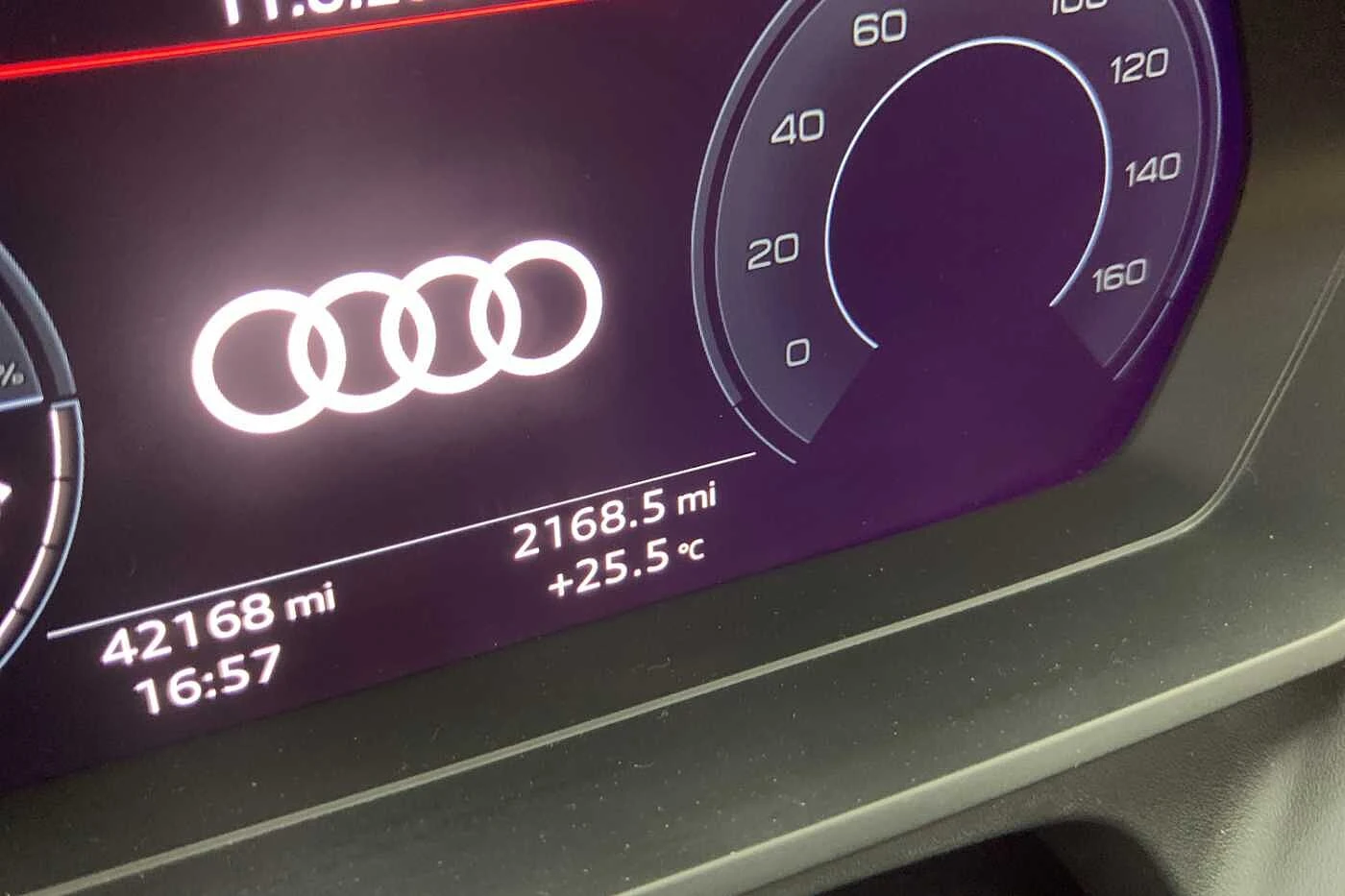 Audi-Q4 e-tron-image-15