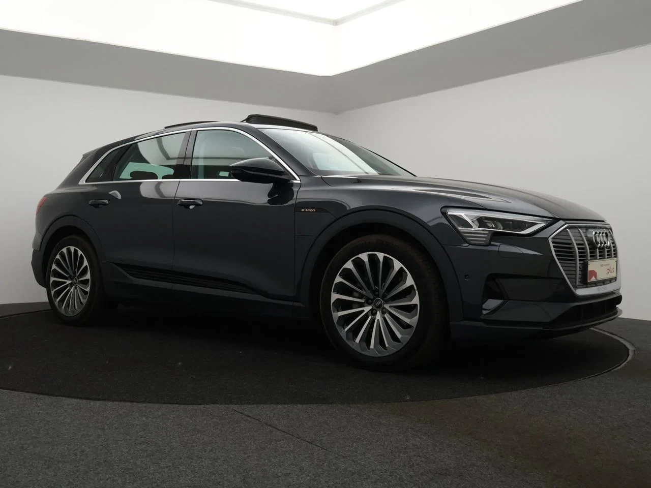 Audi e-tron Audi e-tron 95kWh 55 QUATTRO 408PK *AUTOMAAT*PANODAK*TREKHAAK*BRUIN LEDER*ACC*CAMERA*PDC*NAVI*APP-CONNECT*...*
