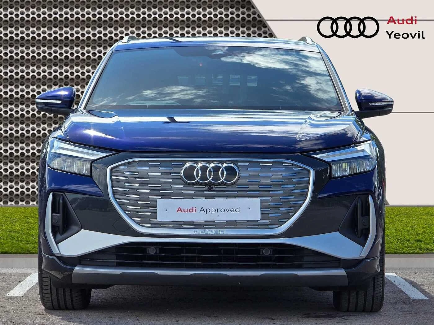 Audi-Q4 e-tron-image-6
