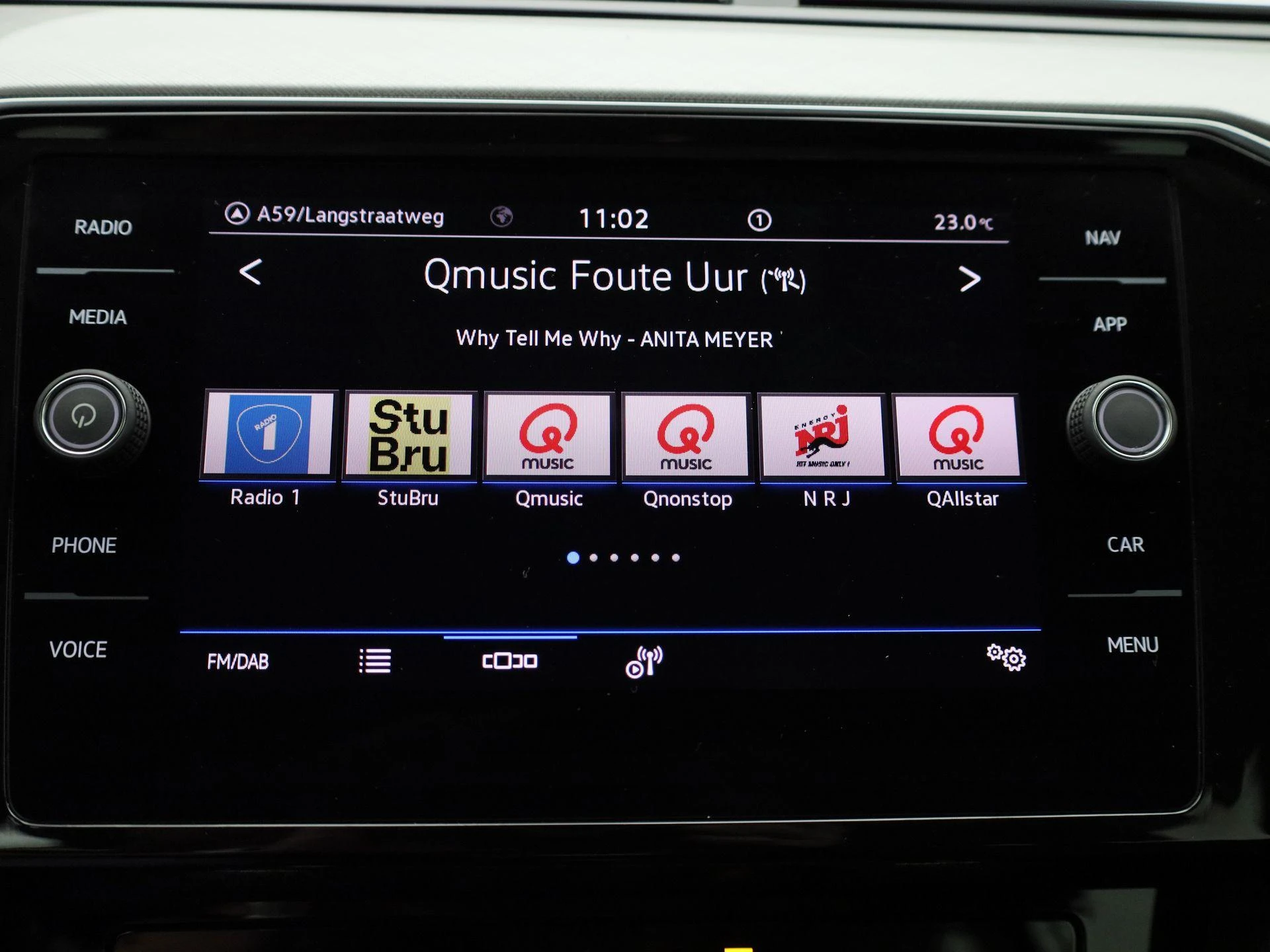 Volkswagen-Passat-image-14