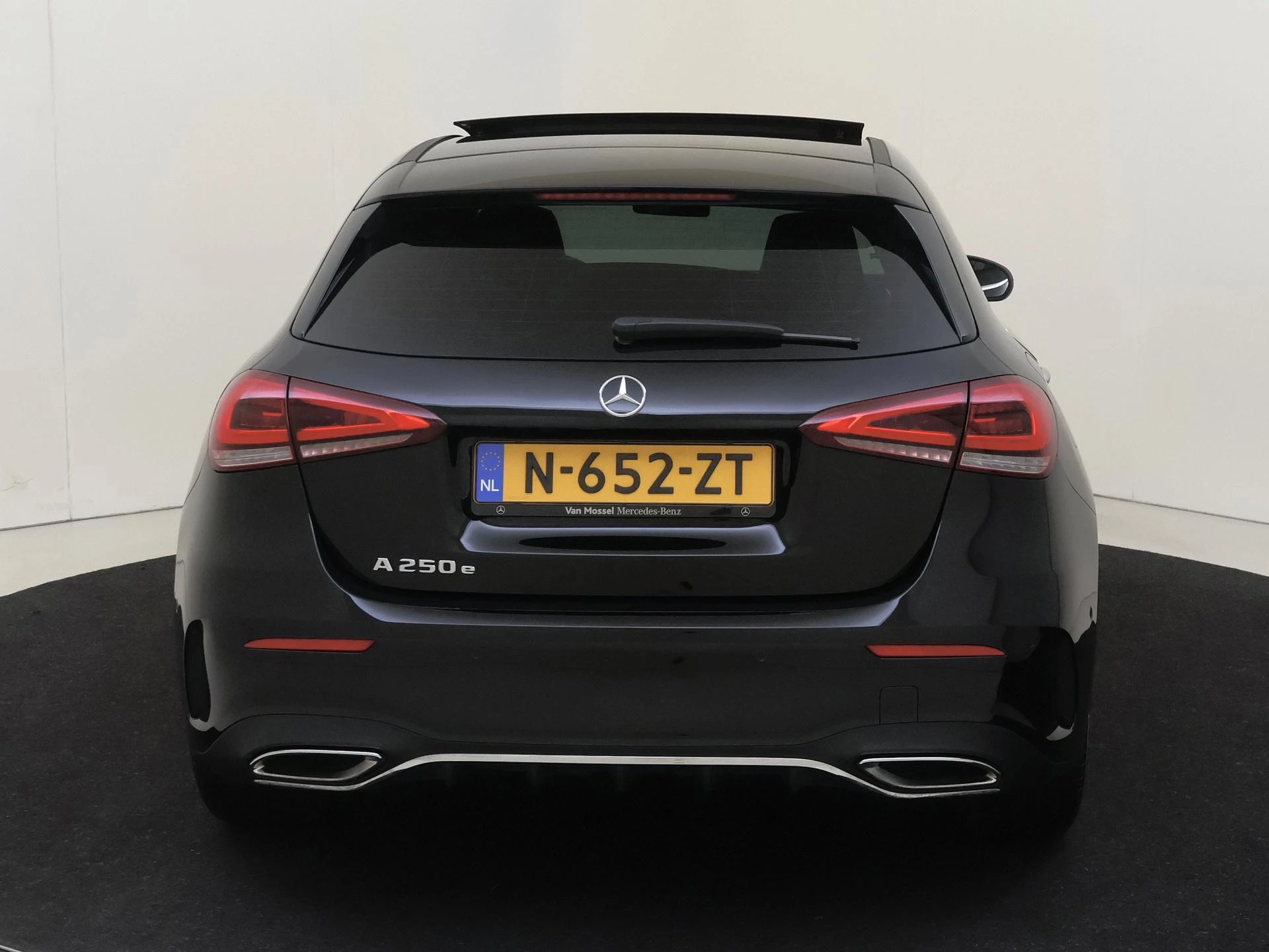 Mercedes-Benz A-Klasse 250 e AMG Line