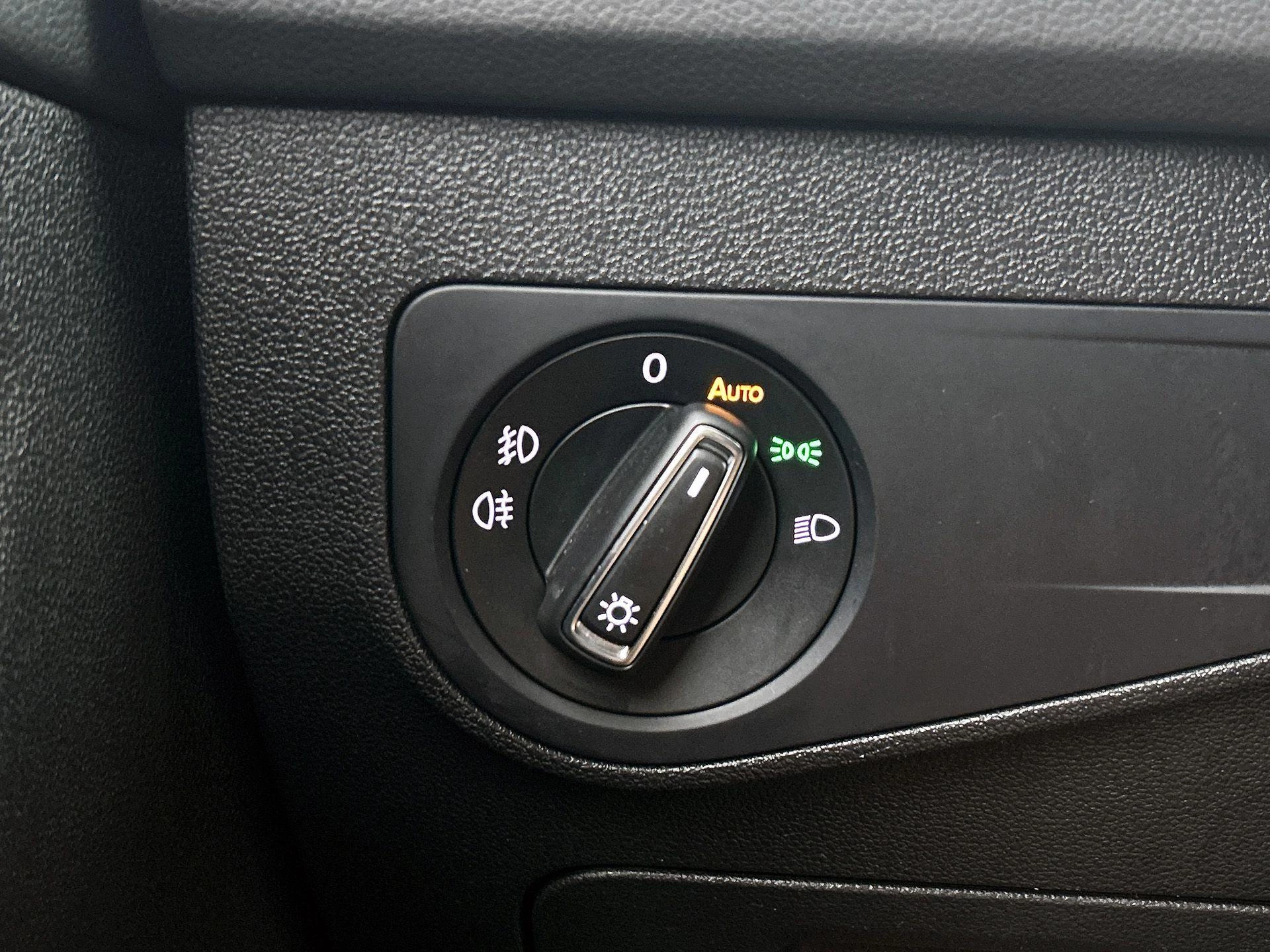 Volkswagen-Tiguan-image-15