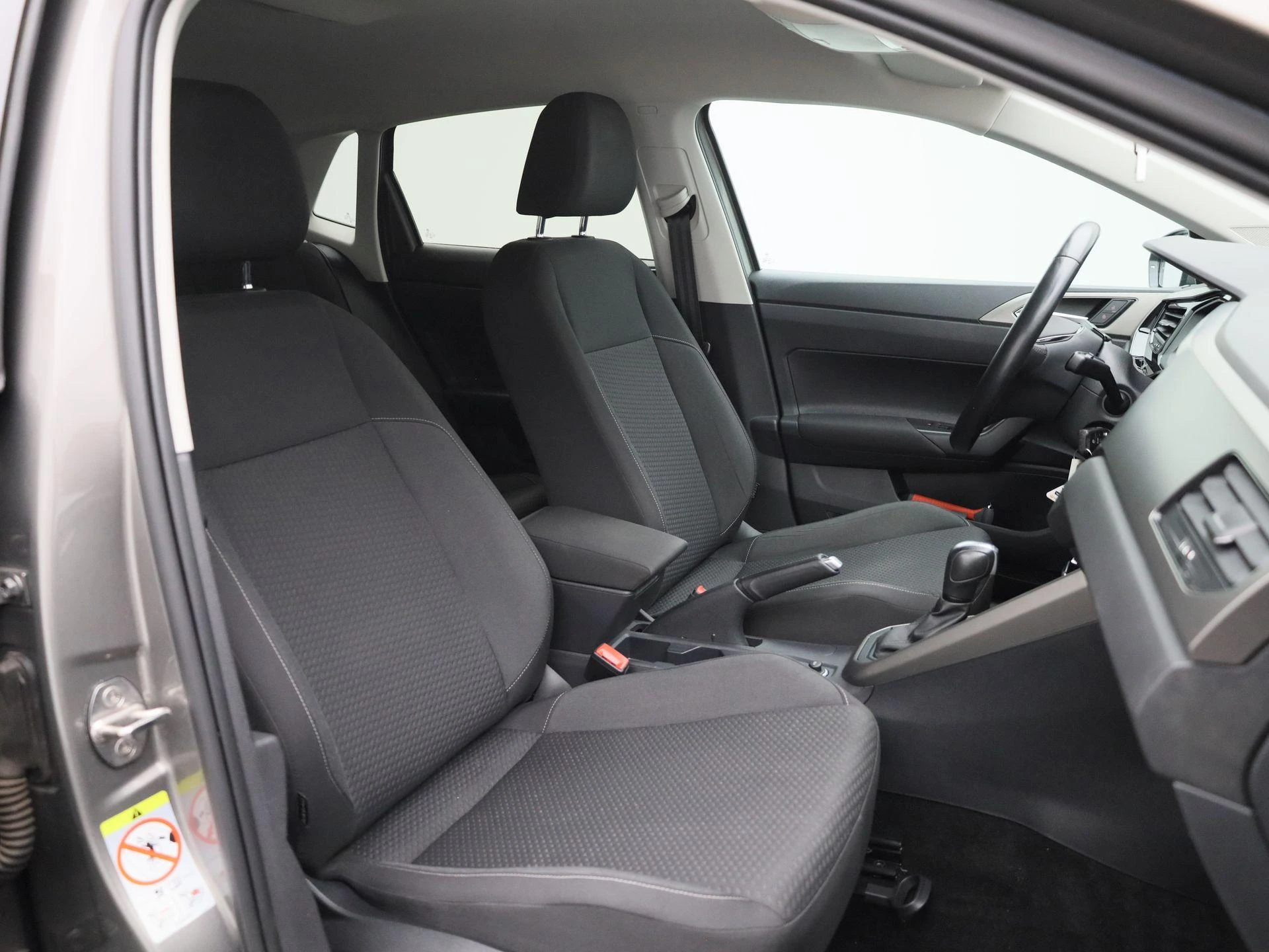 Volkswagen-Polo-image-26