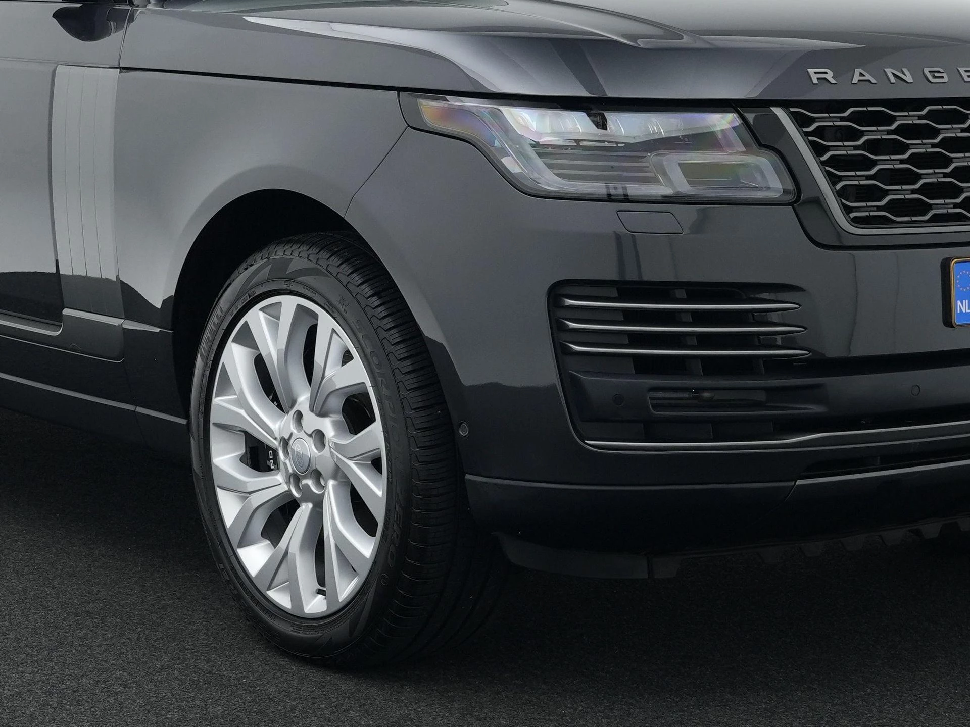 Land Rover-Range Rover-image-10