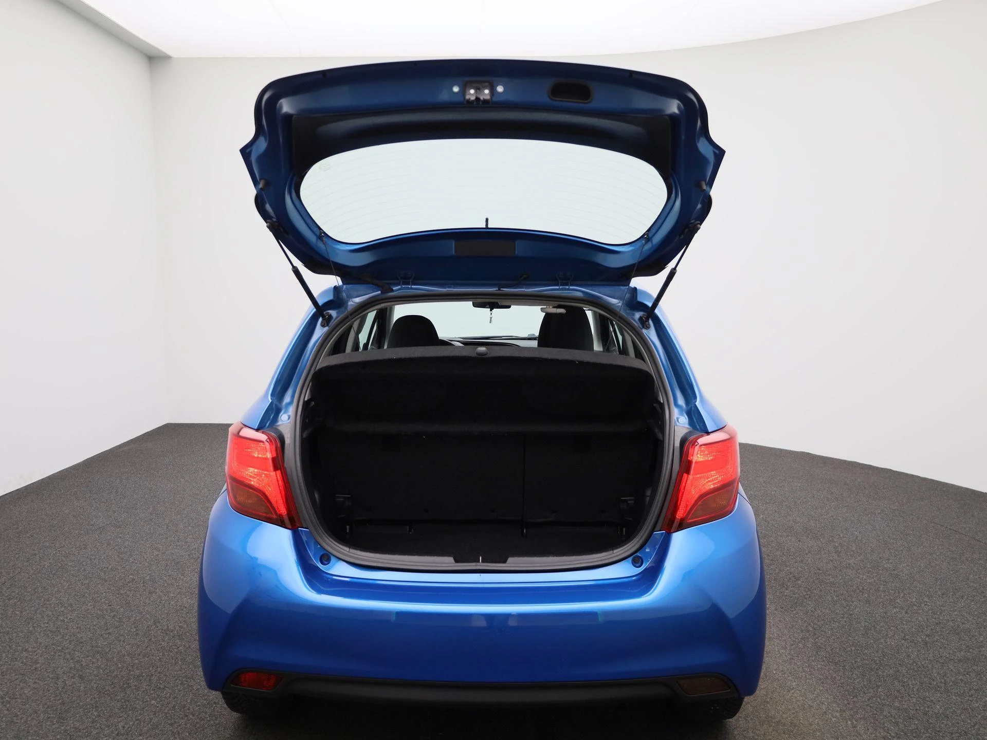Toyota-Yaris-image-10