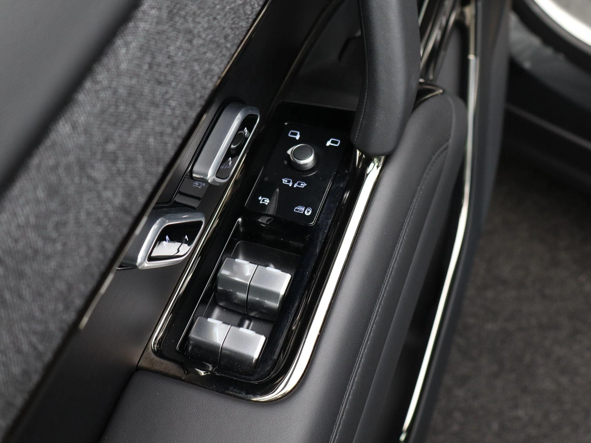 Land Rover-Range Rover Sport-image-27