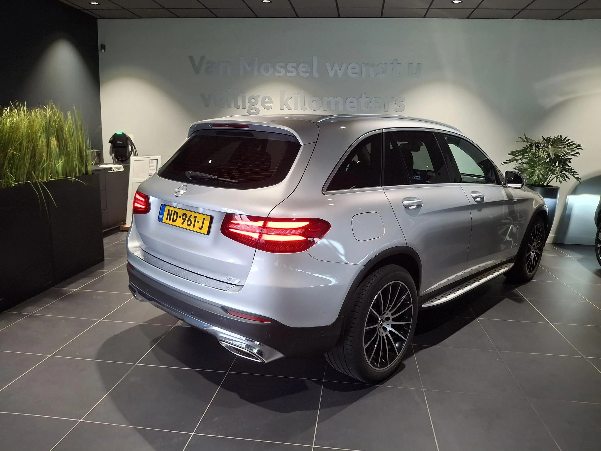 Mercedes-Benz-GLC-image-3