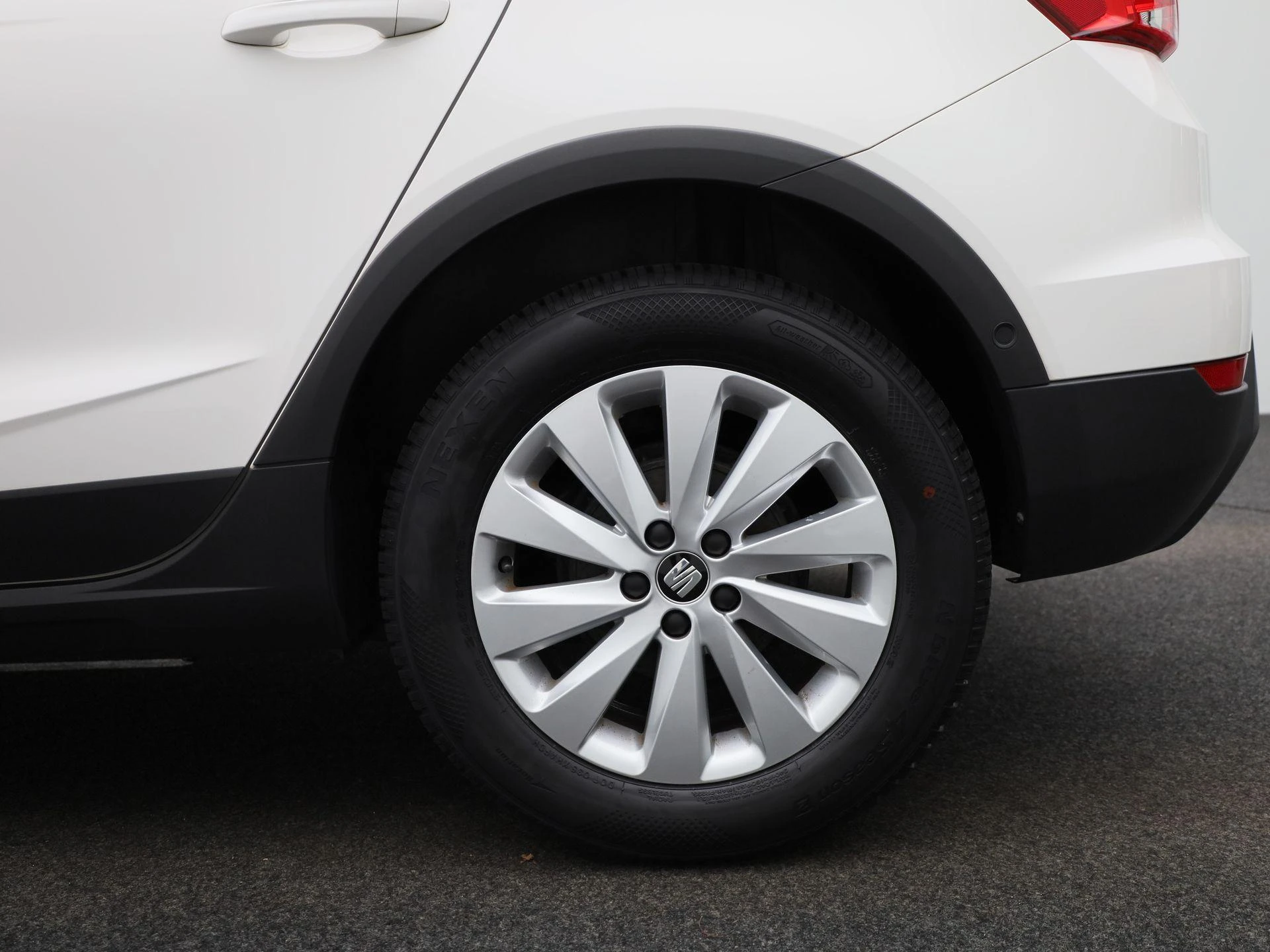 SEAT-Arona-image-12