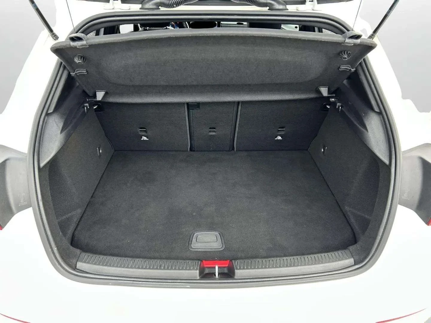 Mercedes-Benz-A-Klasse-image-20