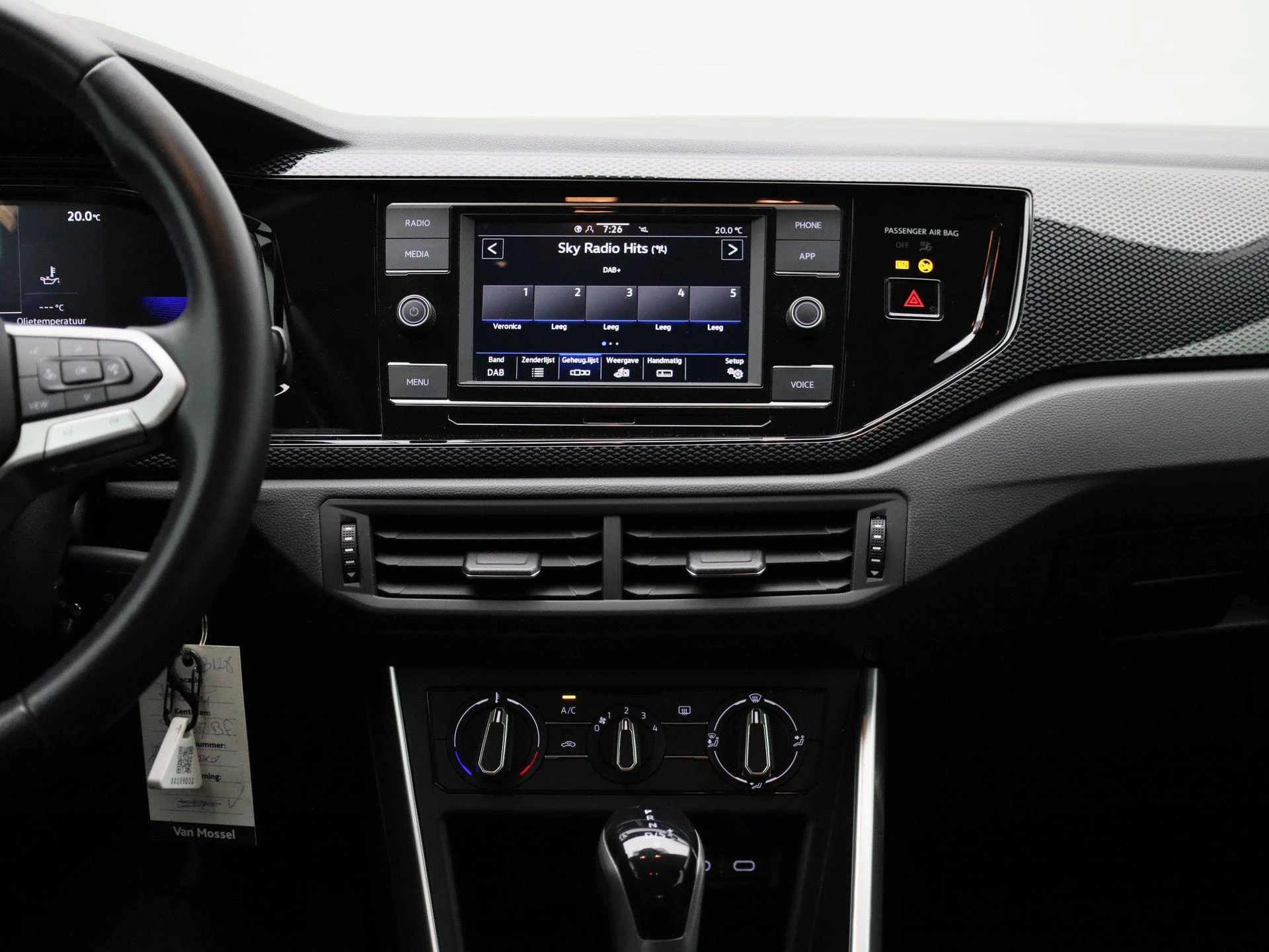 Volkswagen-Polo-image-8