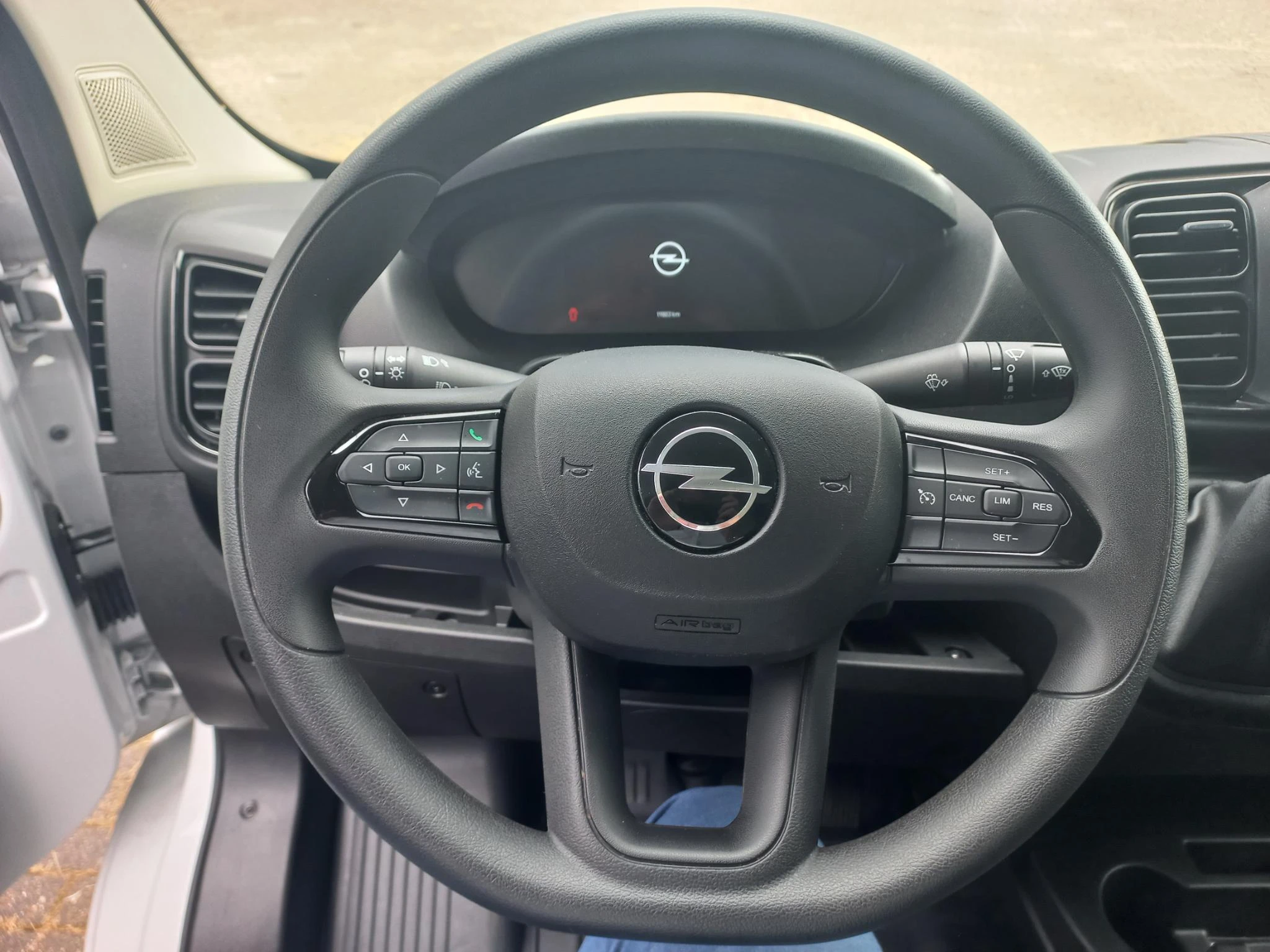 Opel-Movano-image-4