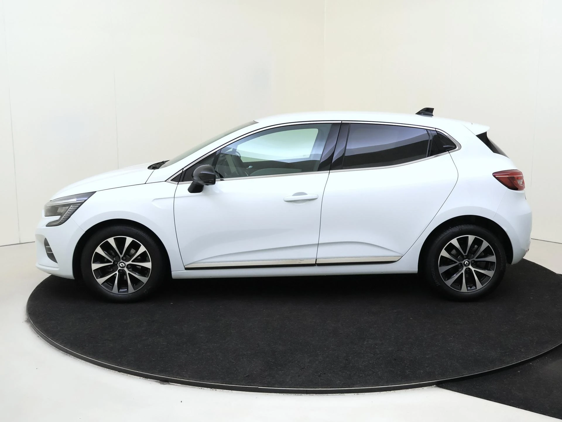 Renault-Clio-image-7