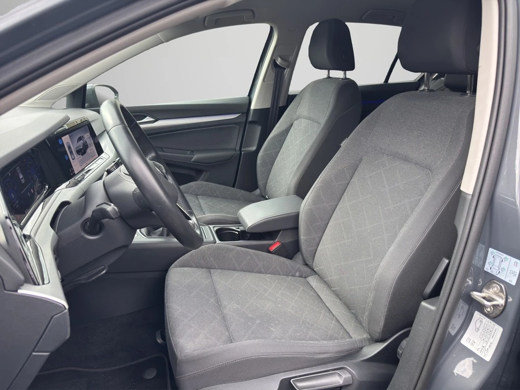 Volkswagen-Golf-image-4