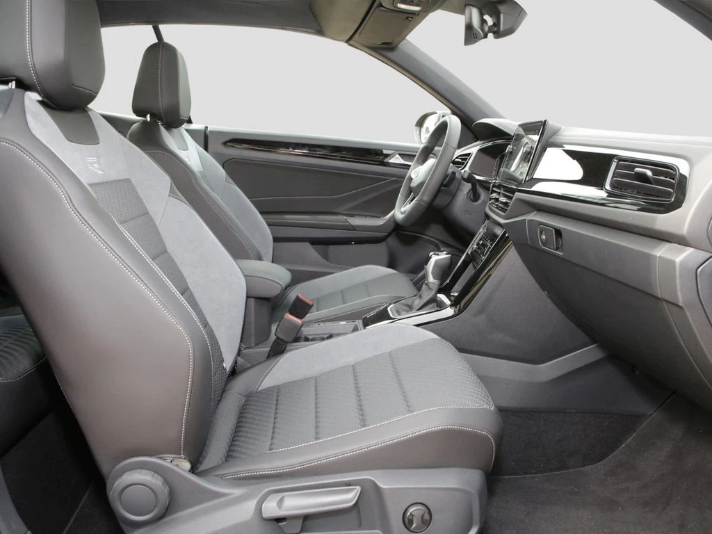Volkswagen-T-Roc-image-8