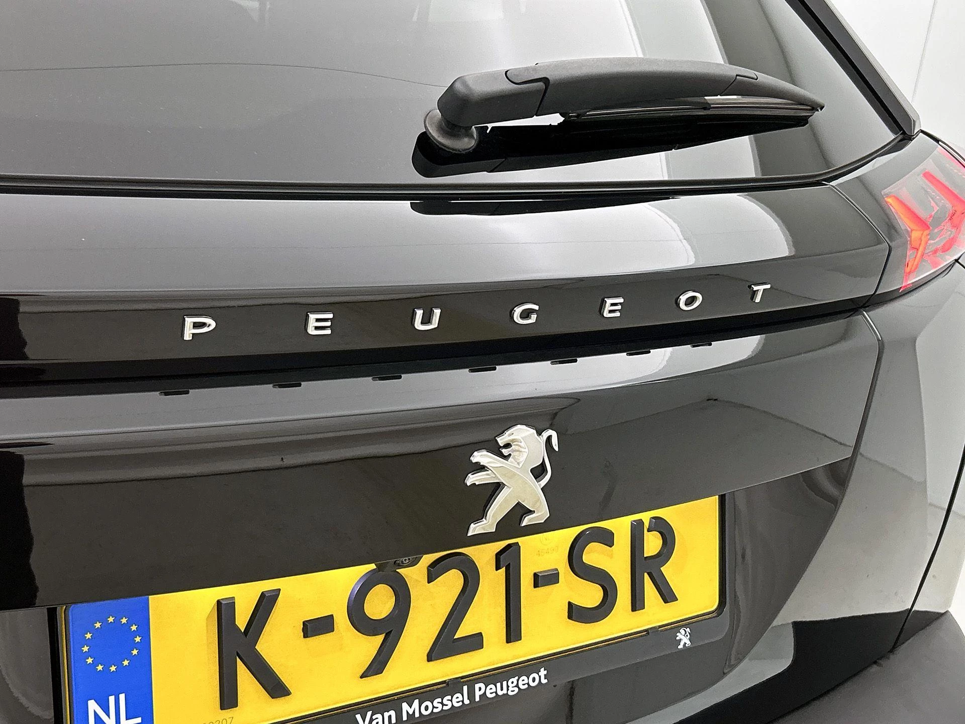 Peugeot 2008 1.2 PureTech Blue Lease Allure