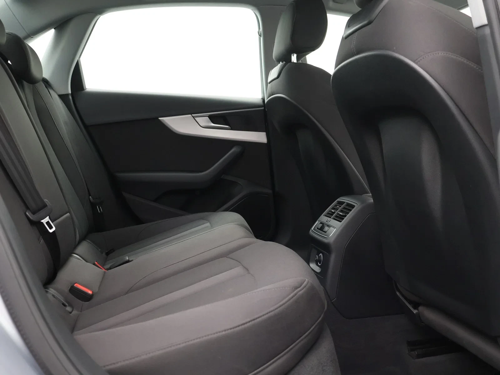 Audi A4 Sedan 35TFSI Sport *VIRTUAL COCKPIT*CRUISE CONTROL*NAVI*BLTH*PDC*DAB RADIO*...*