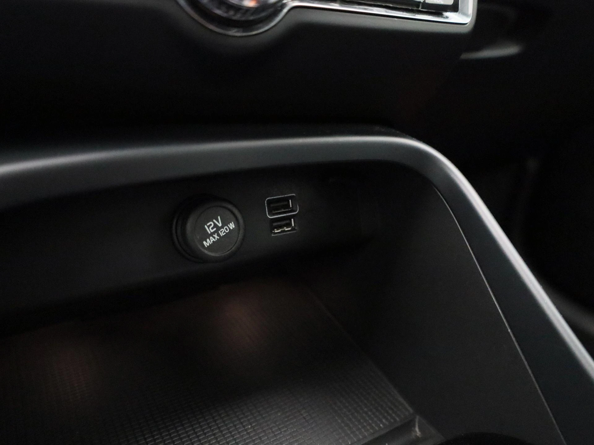 Volvo-XC40-image-26