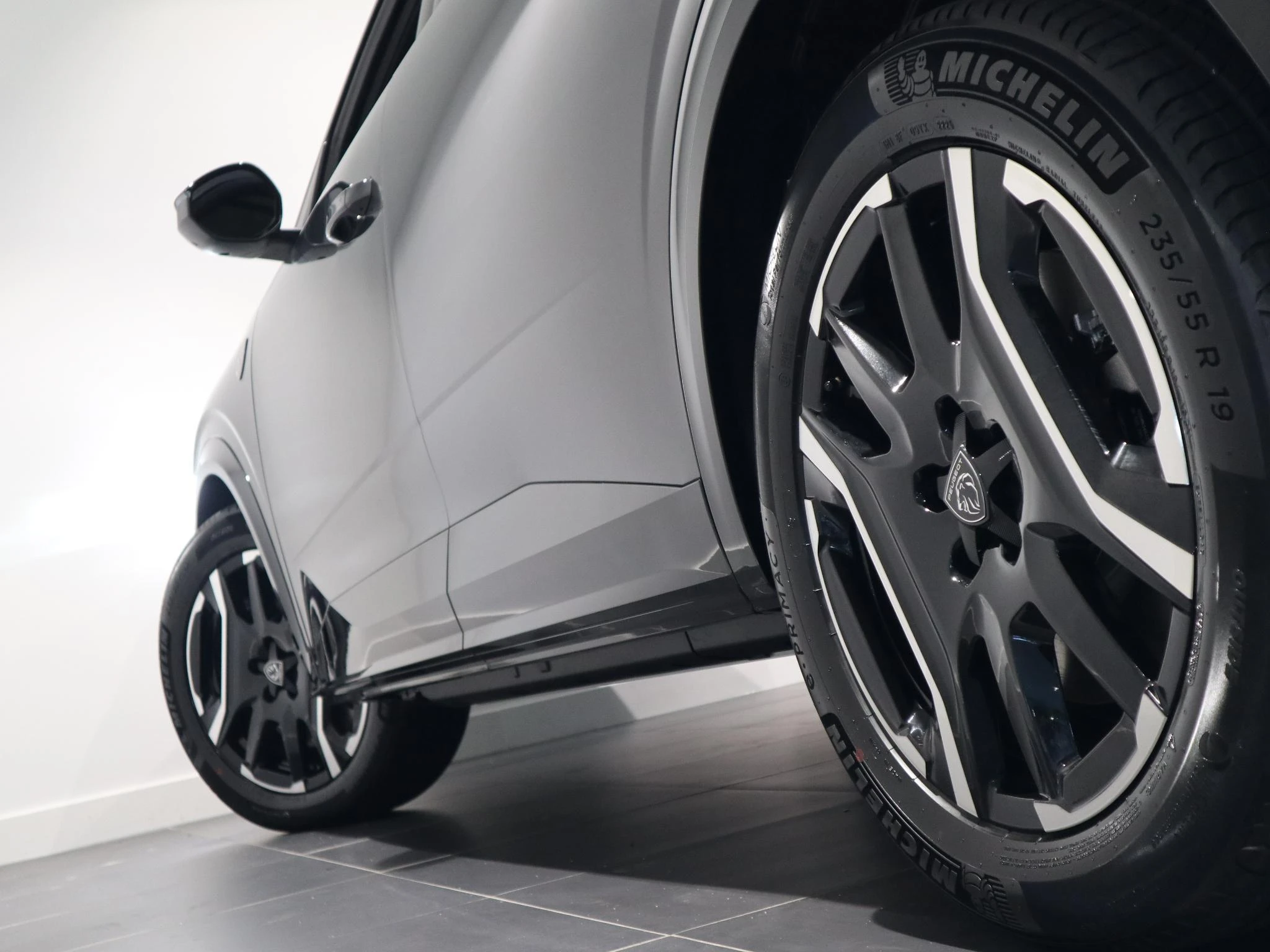 Peugeot-e-5008-image-10