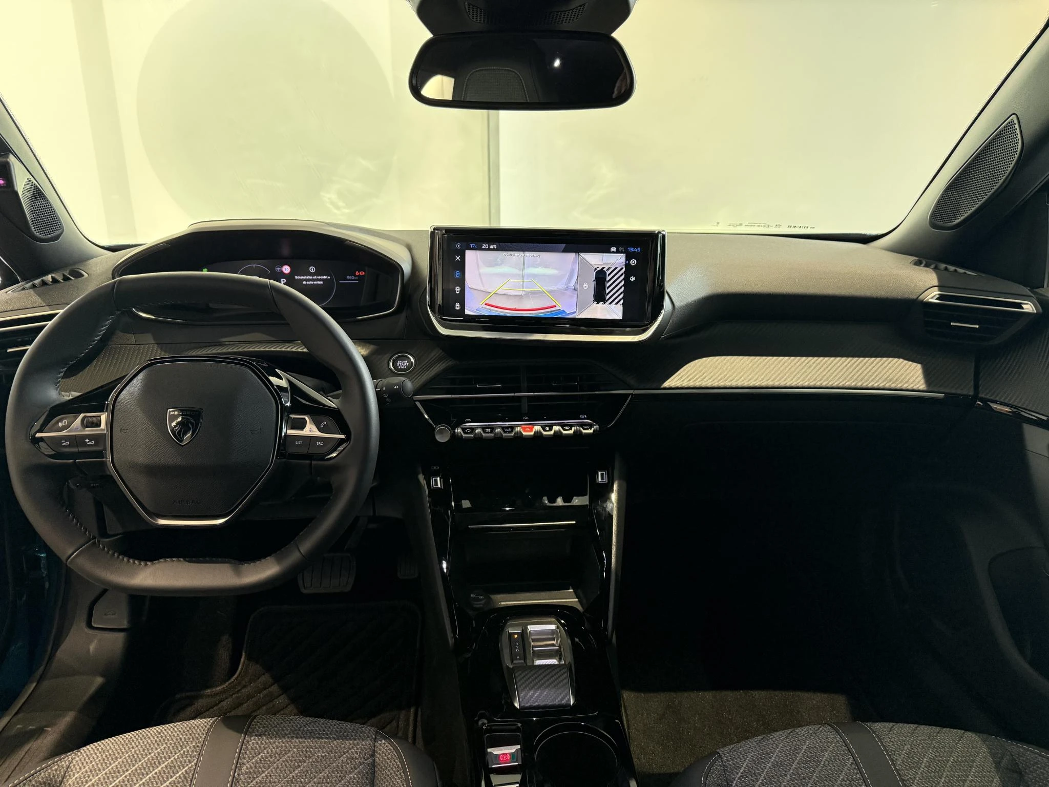 Peugeot-e-2008-image-9