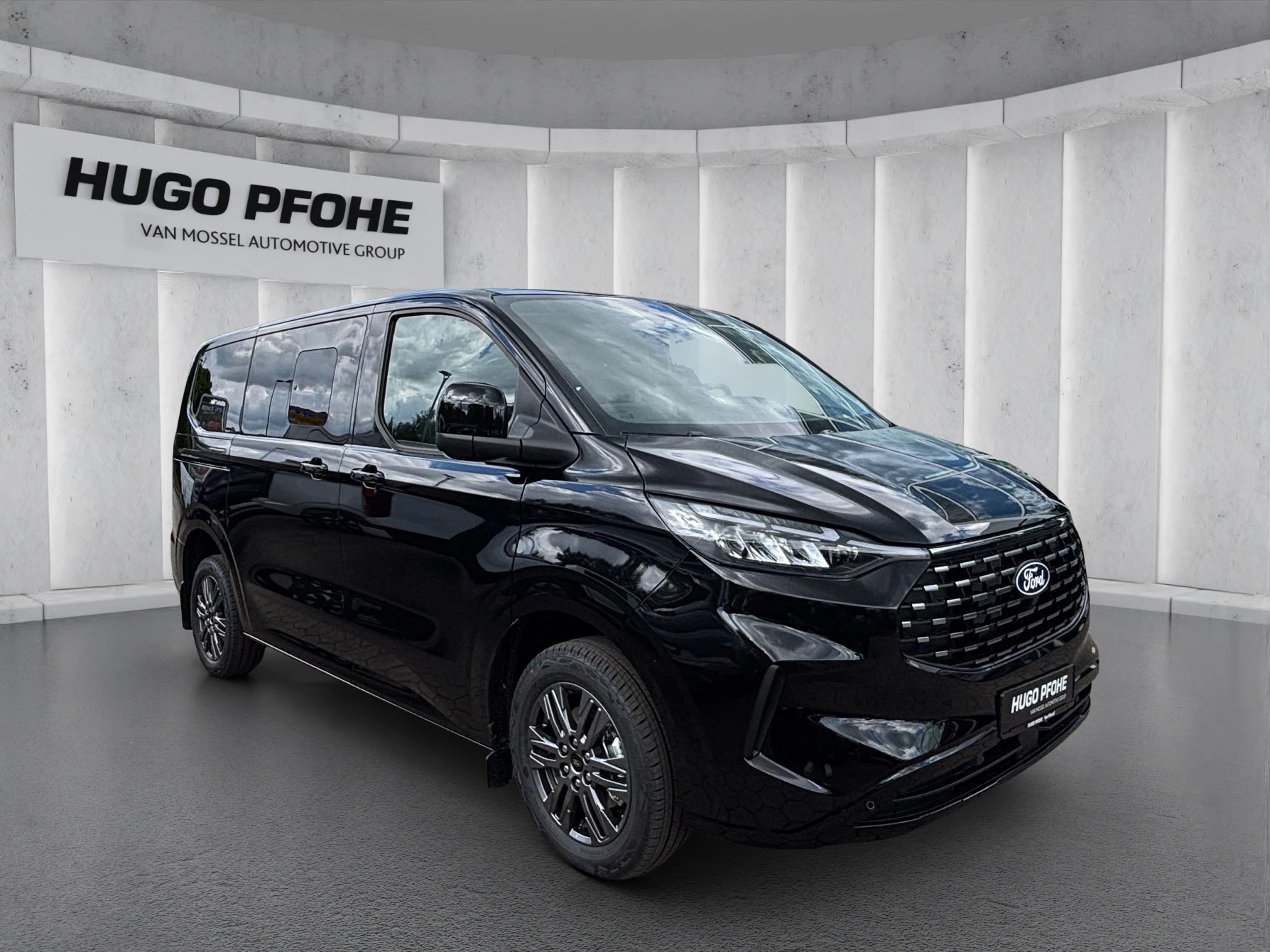 Ford Tourneo Custom Titanium 2.0 EcoBlue 125kW 320 L1 Auto FWD Van. 4-türig