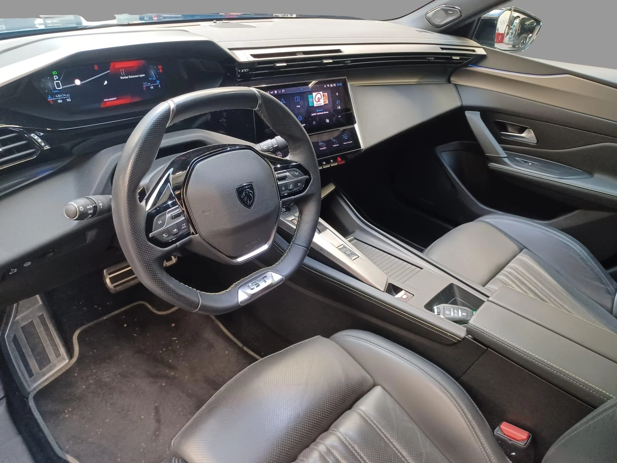 Peugeot 408 1.2T AT8 GT