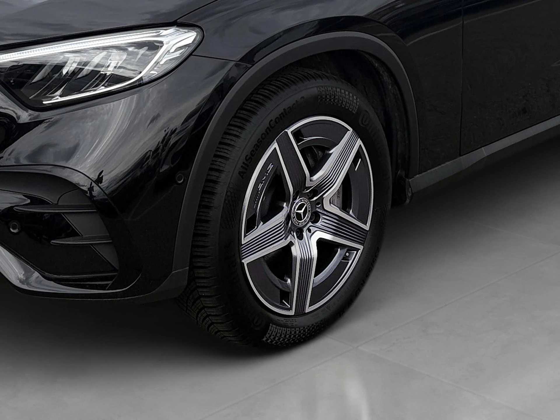 Mercedes-Benz-GLC-image-15