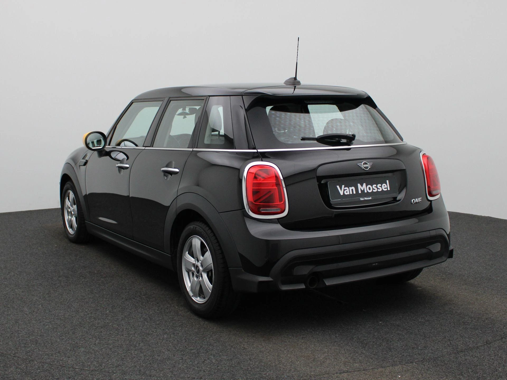 MINI-One-image-1