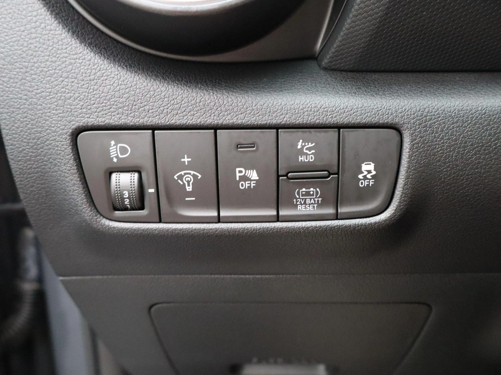 Hyundai-Kona-image-27