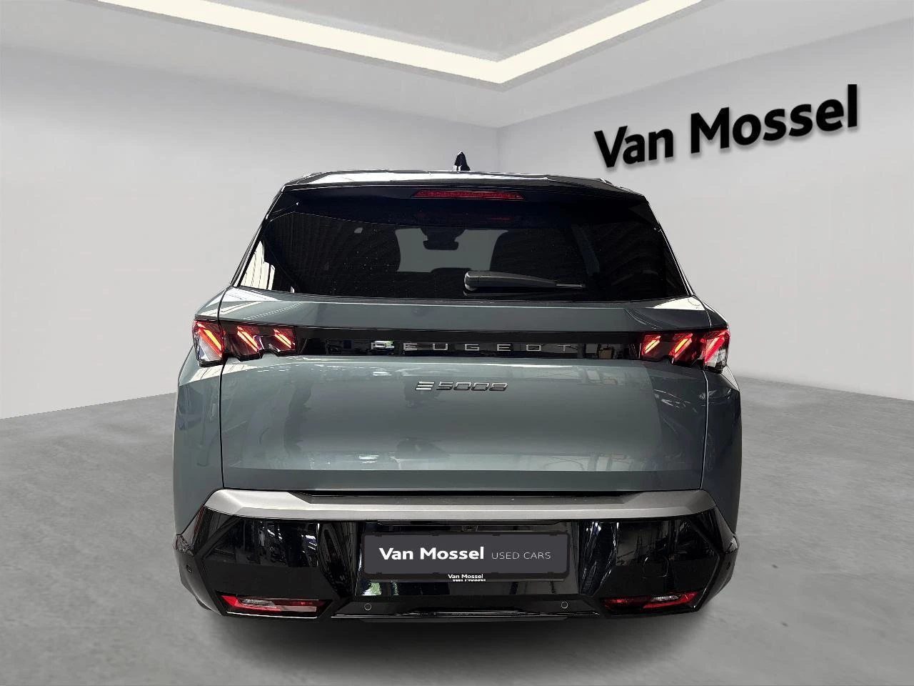 Peugeot-e-5008-image-2