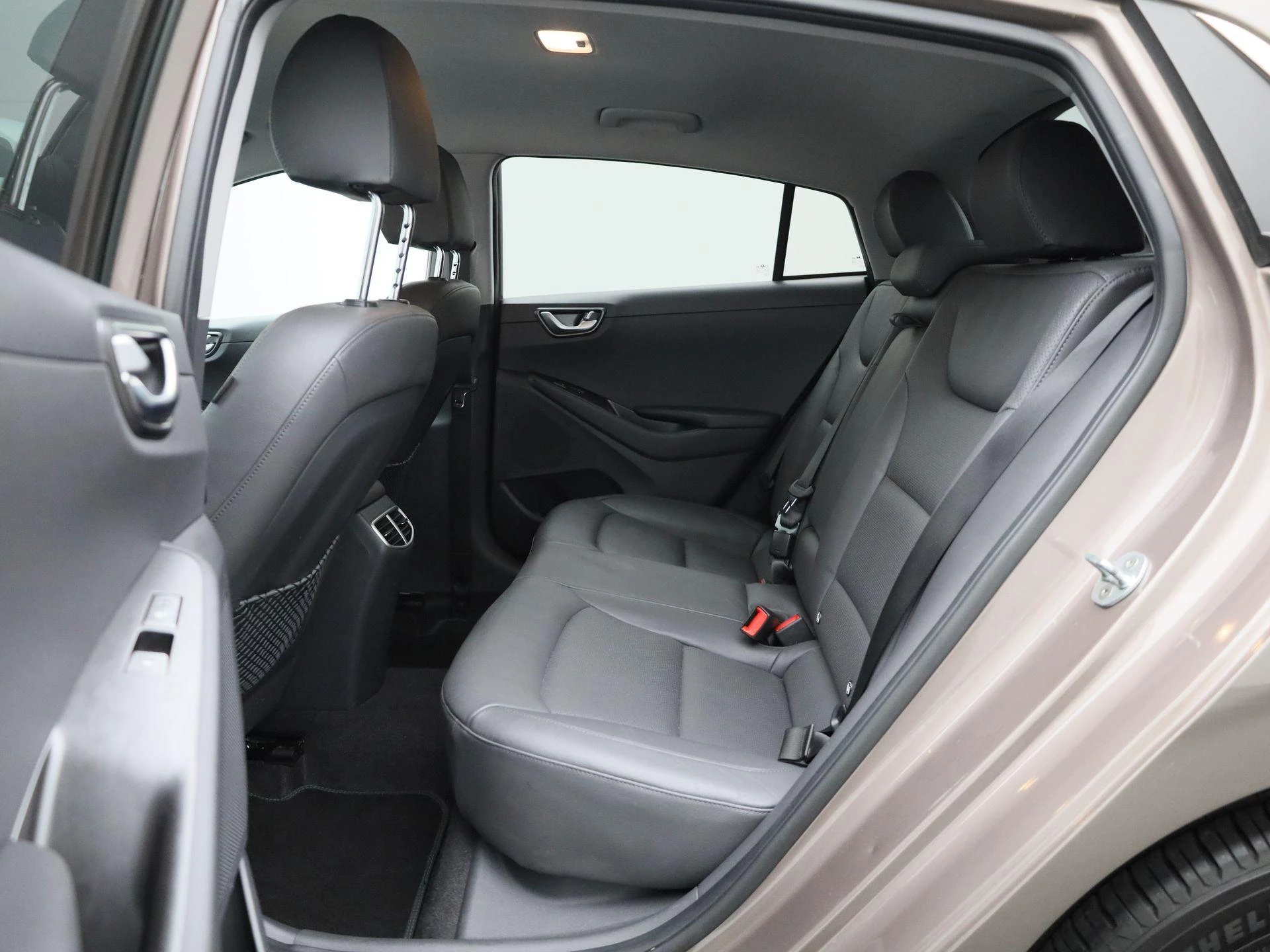 Hyundai-IONIQ-image-12