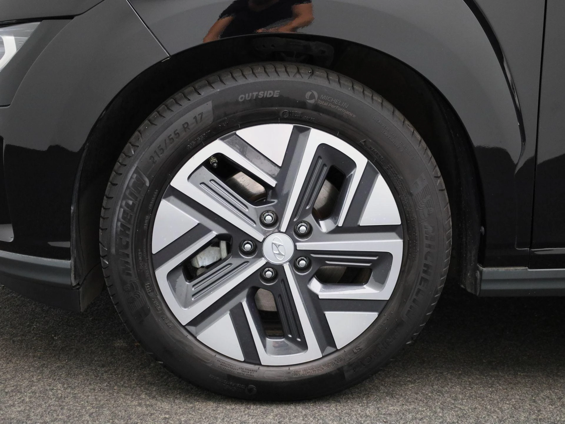 Hyundai-Kona-image-13