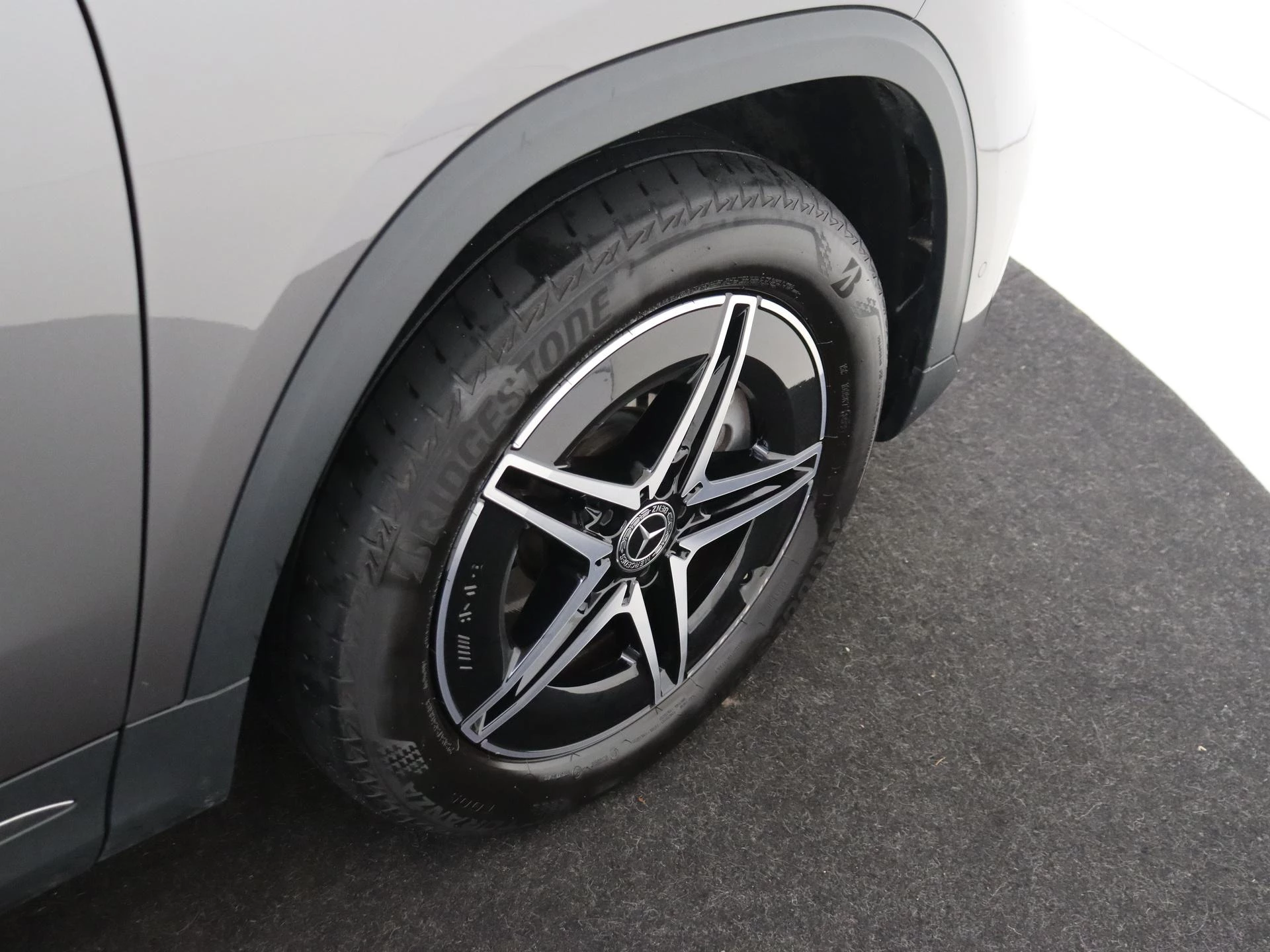 Mercedes-Benz-EQA-image-9