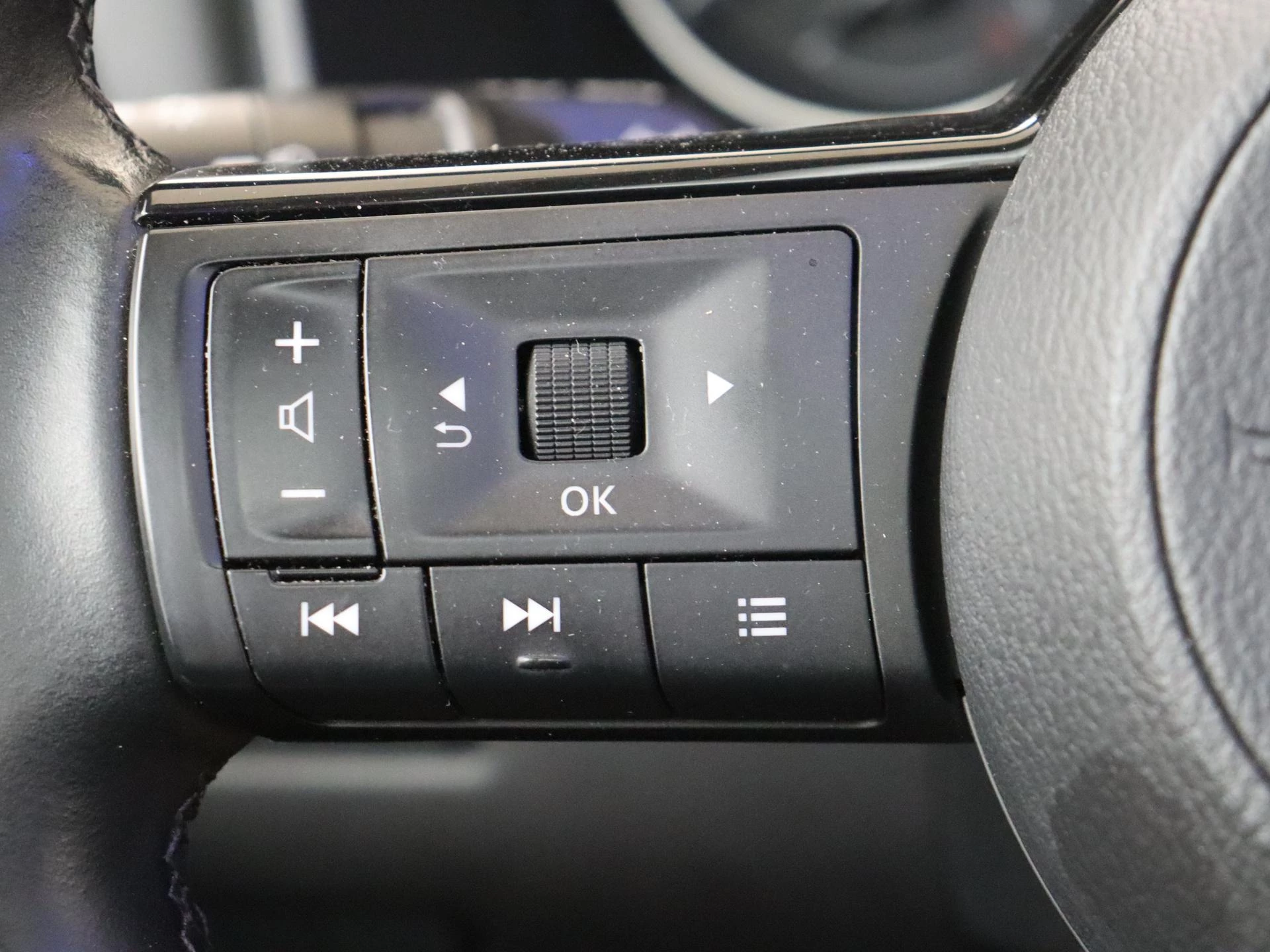 Nissan-QASHQAI-image-16