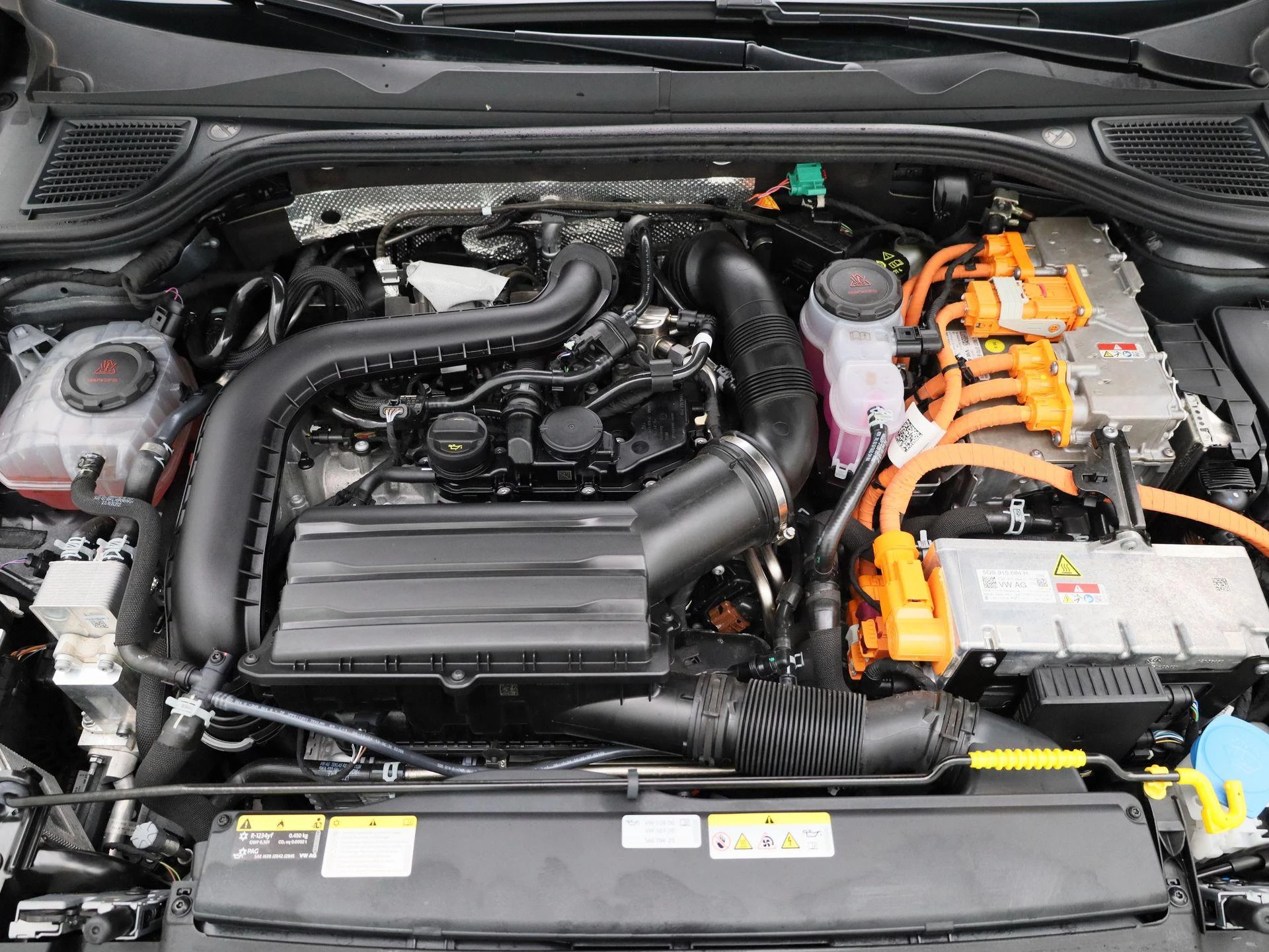 Volkswagen-Golf-image-35