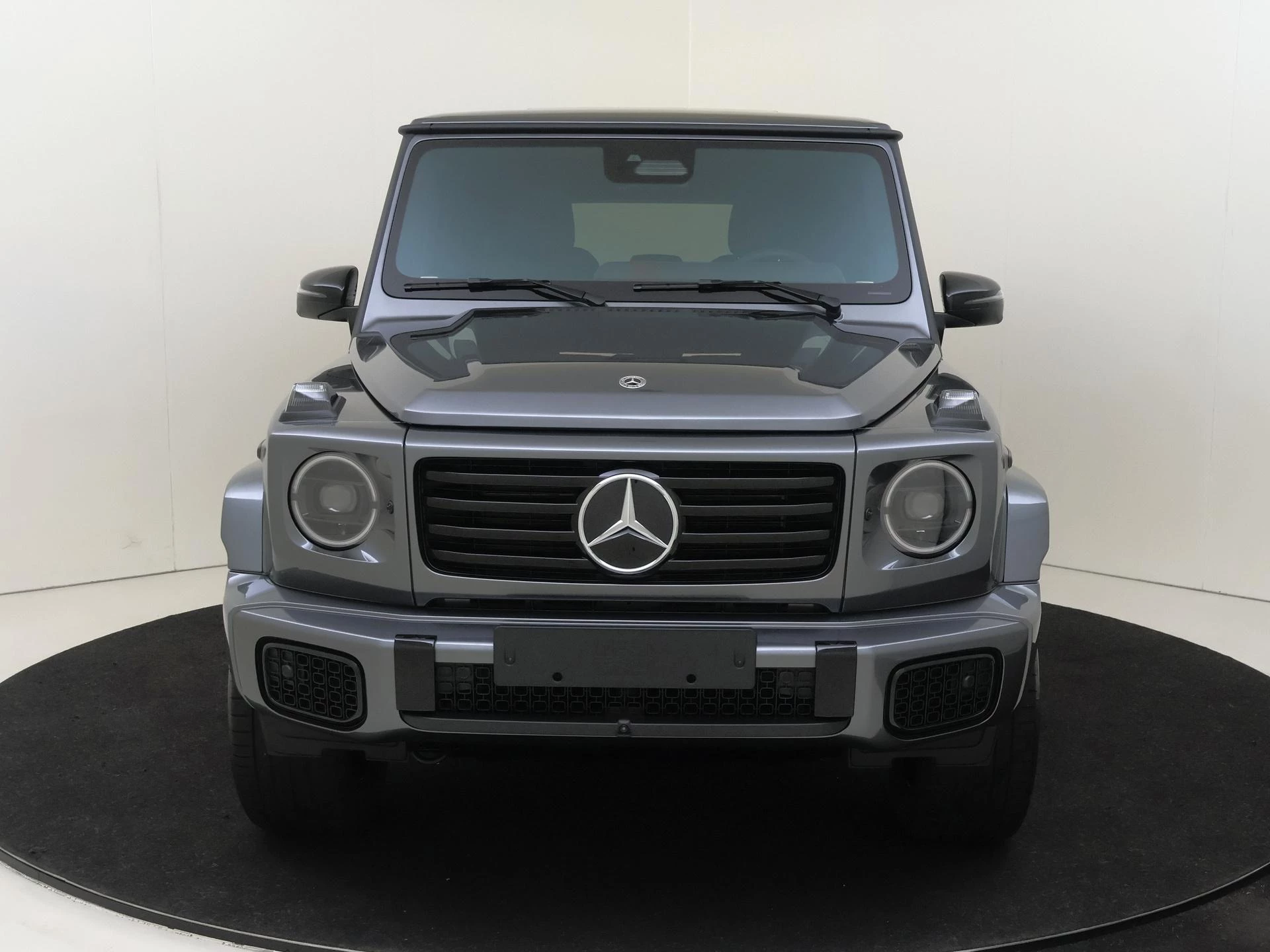 Mercedes-Benz-G-Klasse-image-4