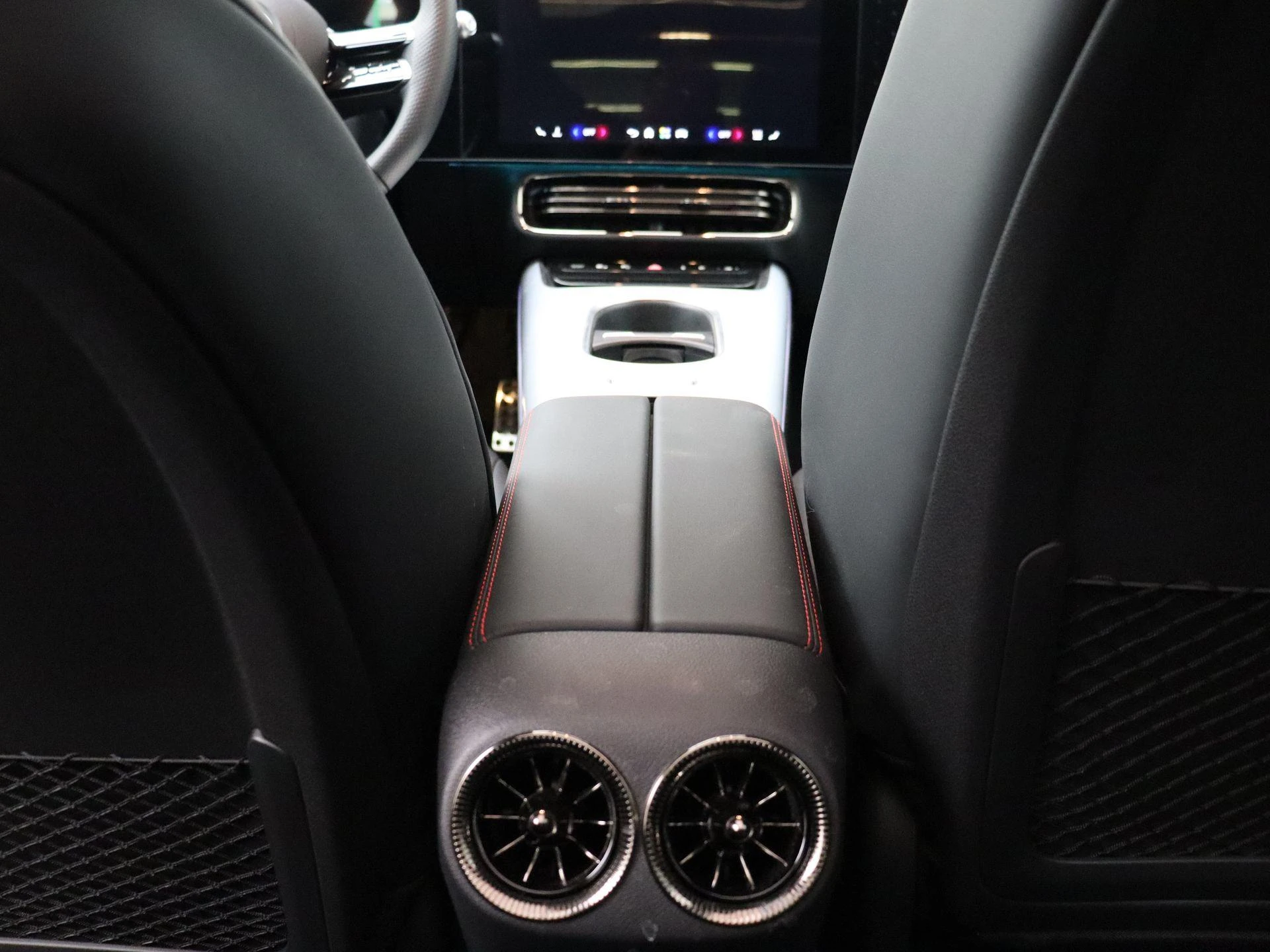Mercedes-Benz-CLA-image-22