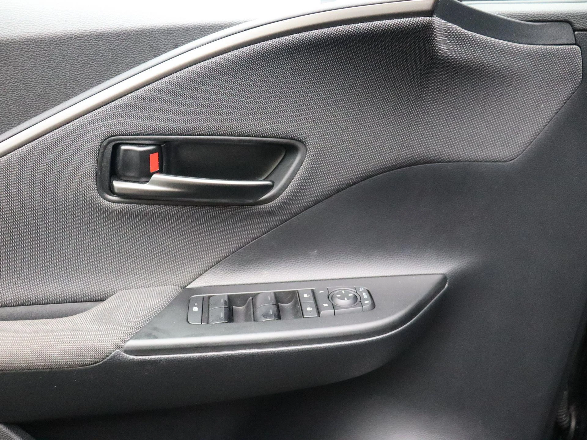 Toyota-C-HR-image-10