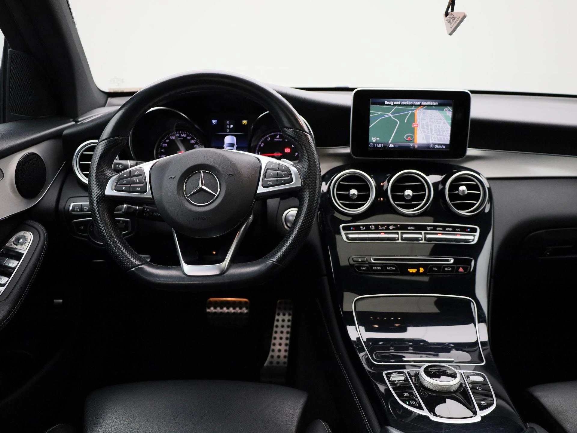 Mercedes-Benz-GLC-image-6
