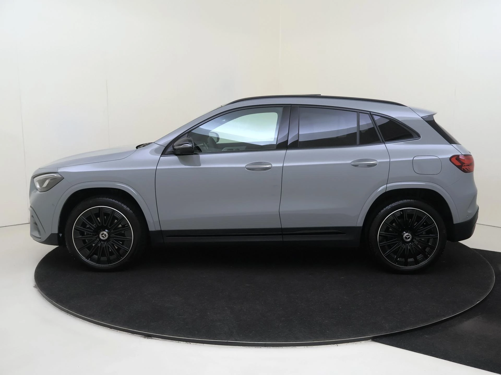 Mercedes-Benz GLA 250 e Business Solution AMG