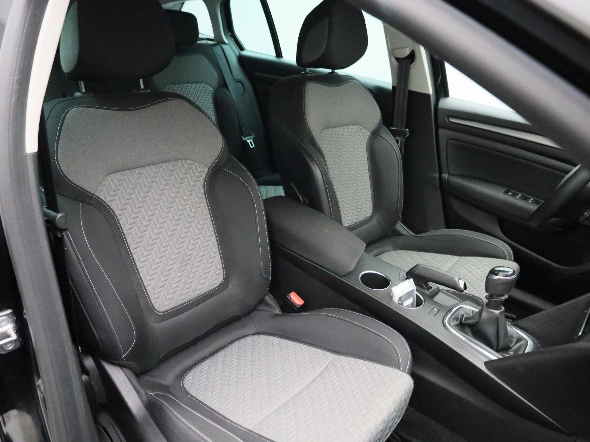 Renault-Mégane Grand Tour-image-38
