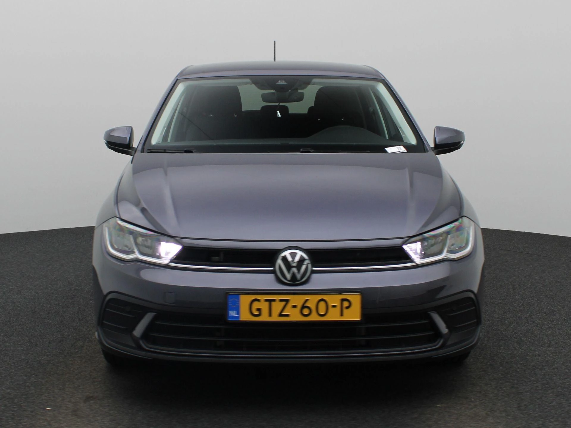 Volkswagen-Polo-image-2