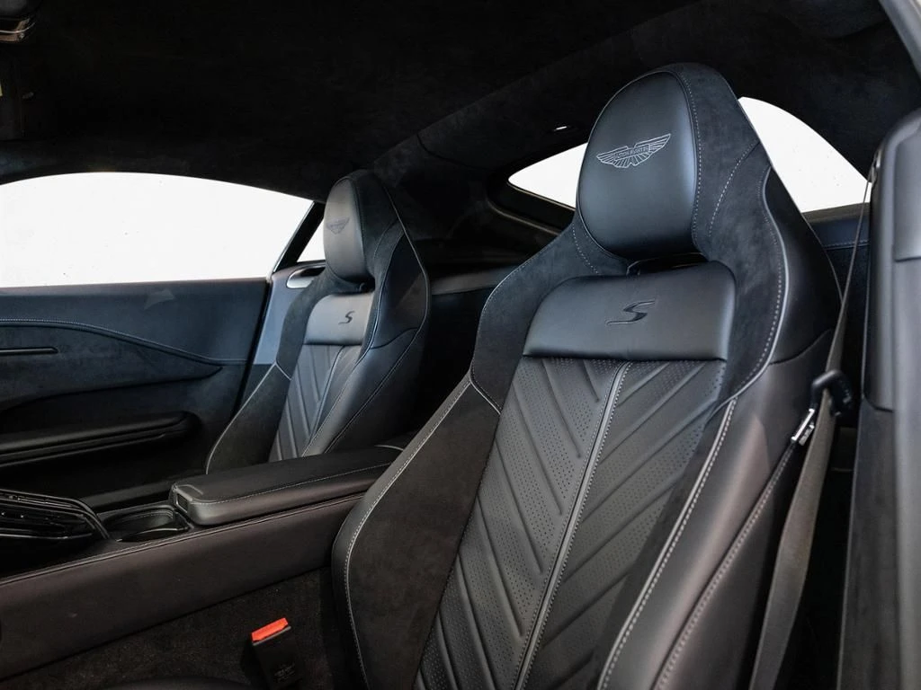 Aston Martin-V8 Vantage-image-12