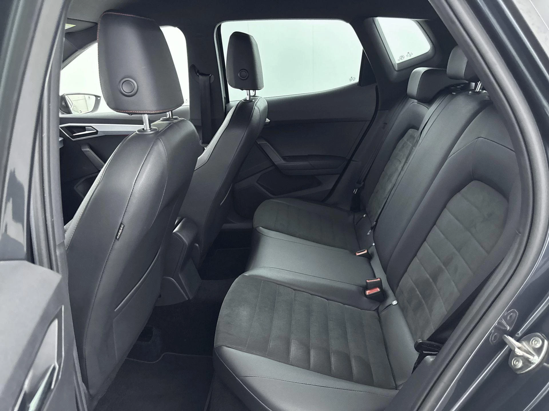 SEAT-Arona-image-25