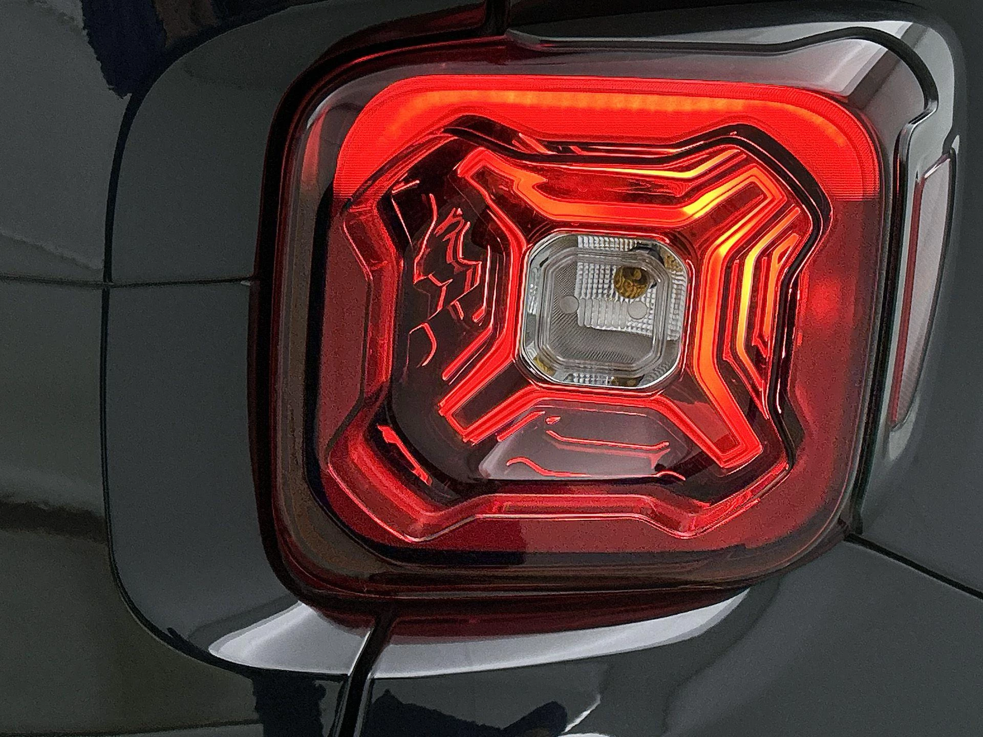 Jeep-Renegade-image-11