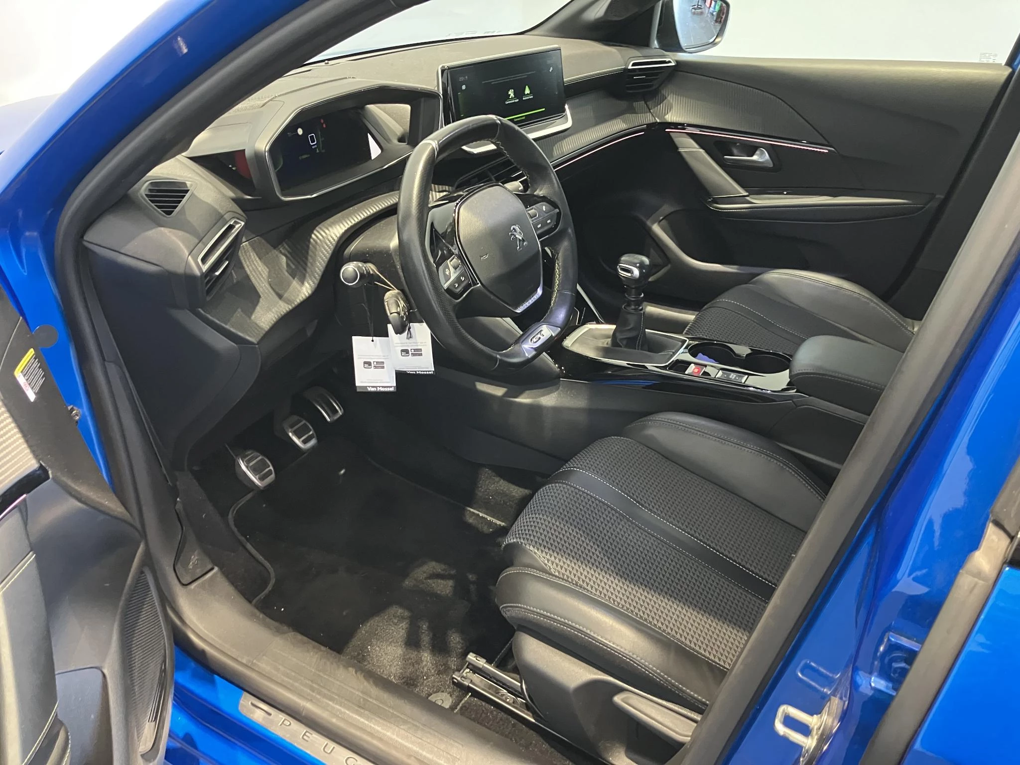 Peugeot-208-image-13
