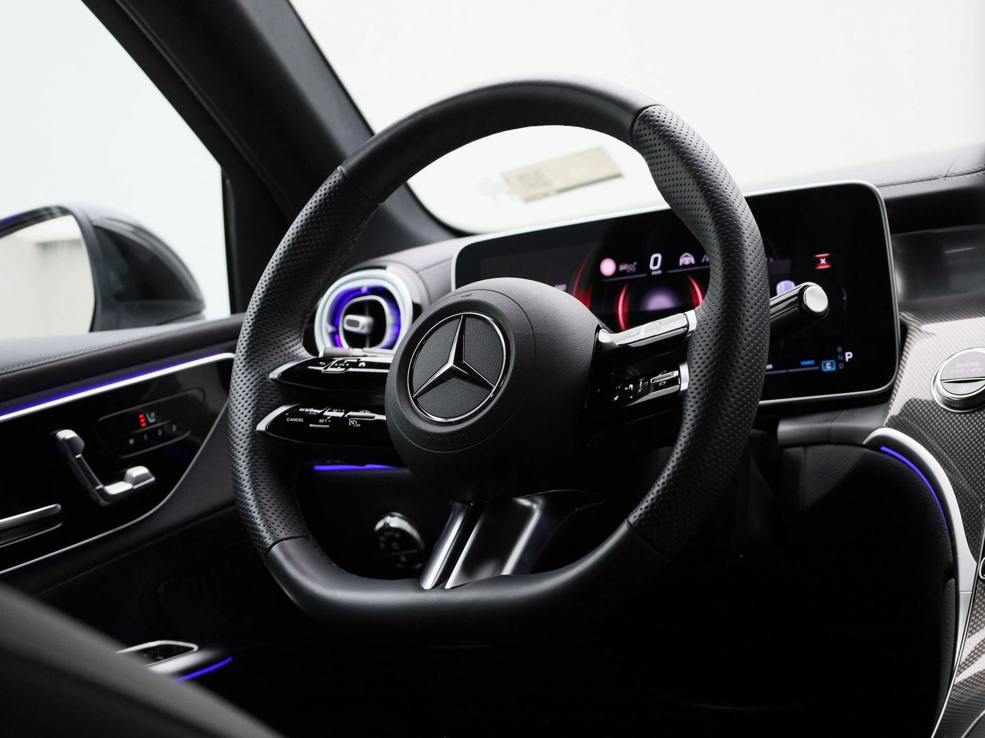 Mercedes-Benz-GLC-image-43