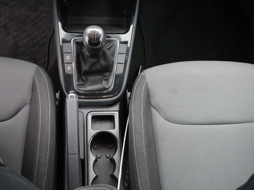 Škoda Fabia Fabia 1.0i Ambition *APP CONNECT*PDC*ZETELVERWARMING*AIRCO*DAB*...