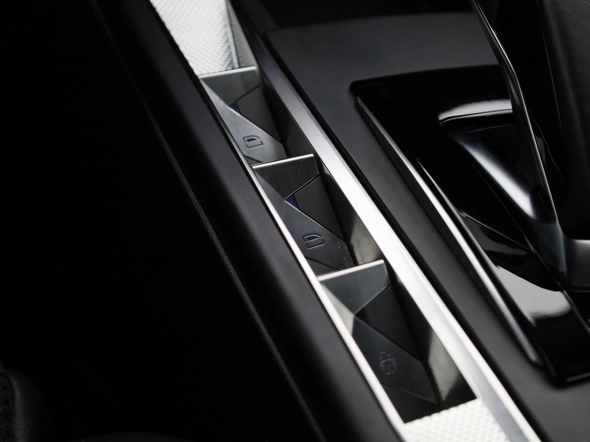 DS DS 3 Crossback E-Tense PERFORMANCE Line +