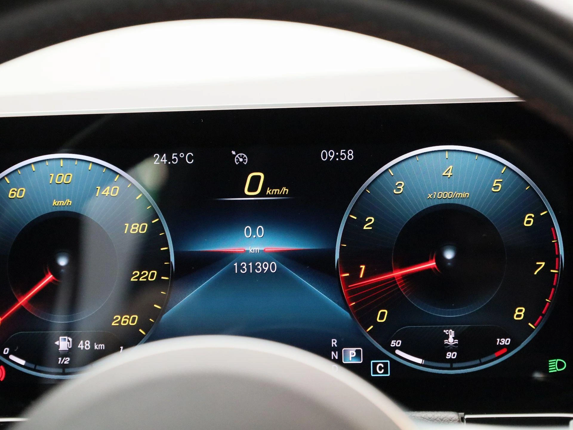 Mercedes-Benz-GLA-image-7